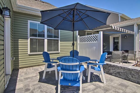 Sun-Filled Home with Patio - 4 Miles to Boardwalk! House in Millville