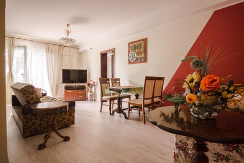 Living room, Seating area, Dining area