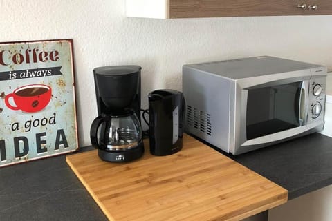 Coffee/tea facilities, Kitchen or kitchenette, microwave