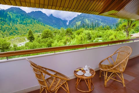 Balcony/Terrace, Mountain view