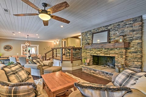 Lakefront Six Mile Retreat with Hot Tub and Dock! House in Lake Keowee