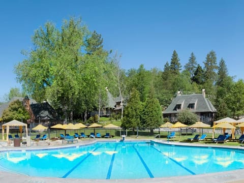 UCLA Lake Arrowhead Lodge Hotel in Lake Arrowhead