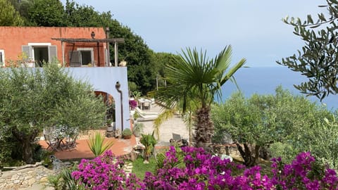 La BouganVilla Charme & Relax vista mare Villa in Finale Ligure