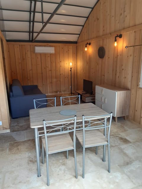 DANSAVAN Chambres d Hôtes Gite House in Provence-Alpes-Côte d'Azur