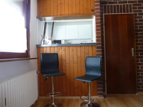 Photo of the whole room, Decorative detail, Dining area