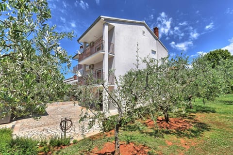 Brezac olive garden apartment Copropriété in Fažana
