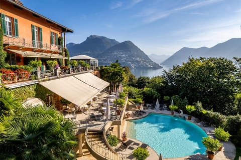 Property building, Balcony/Terrace, Pool view