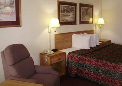 Econo Lodge Inn and Suites - Jackson Hotel in Jackson