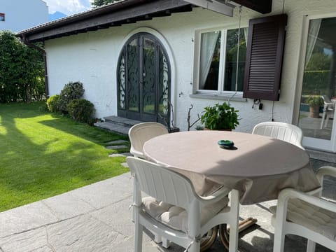 Casa Via Saleggi 10 House in Ascona