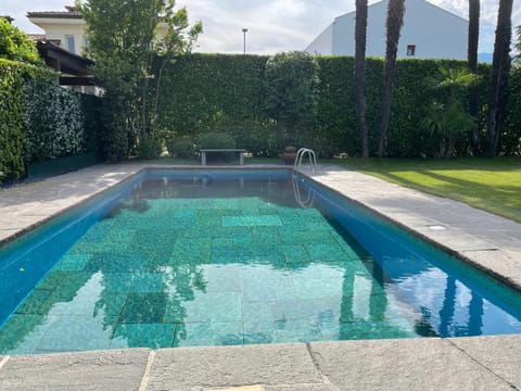 Casa Via Saleggi 10 House in Ascona