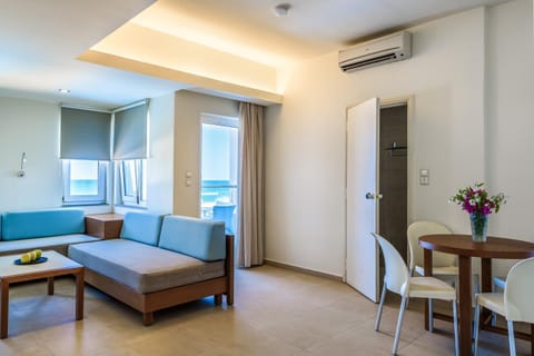 Living room, Dining area, Sea view