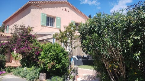 La Bastide Neuve des Oliviers Apartment in La Londe-les-Maures