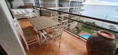 Balcony/Terrace, Pool view, Sea view