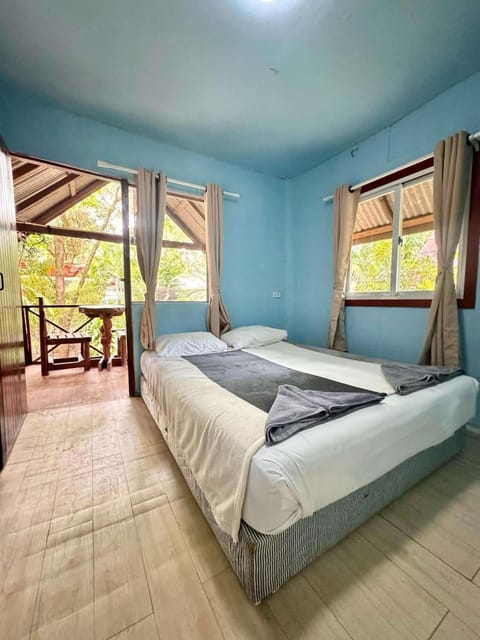 Khaosok Island Resort Bed and Breakfast in Khlong Sok