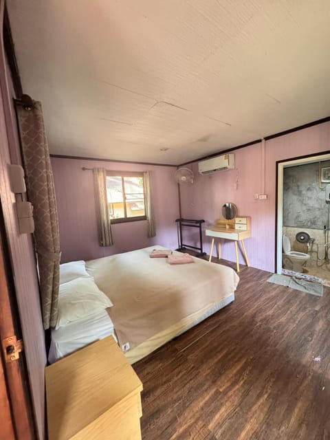 Khaosok Island Resort Bed and Breakfast in Khlong Sok