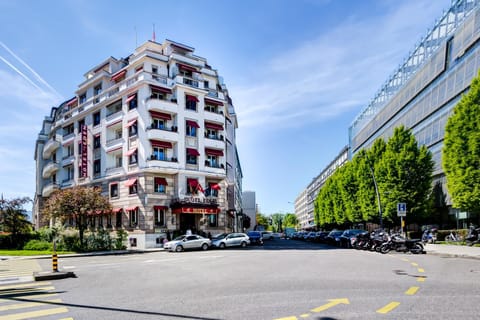 Property building, Facade/entrance, Neighbourhood