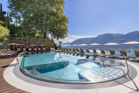 Lake view, Swimming pool