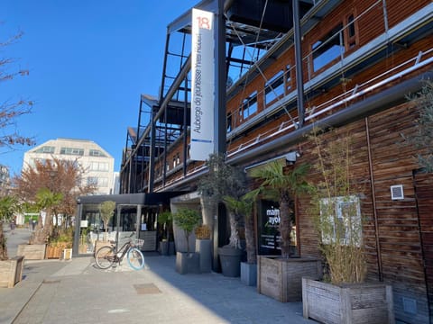 Property building, Facade/entrance