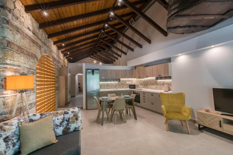 Kitchen or kitchenette, Living room, Photo of the whole room, Seating area, Dining area