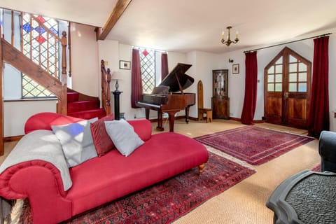 Stunning baptist chapel with concert piano, pets welcome House in East Devon District