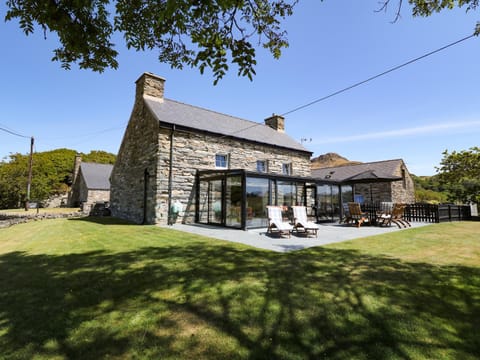 Garth Morthin The Farmhouse House in Wales