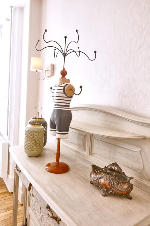 Living room, Decorative detail