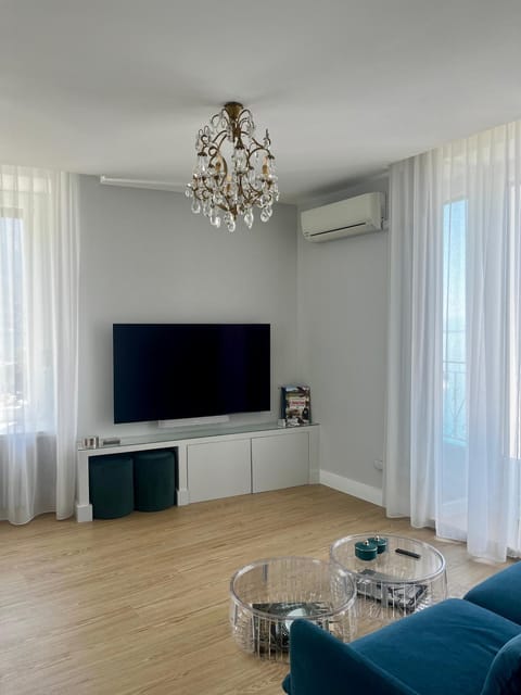 Communal lounge/ TV room, TV and multimedia, Living room, Seating area