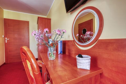 TV and multimedia, Living room, Other, Other, Other, Decorative detail, Decorative detail, Seating area, wardrobe