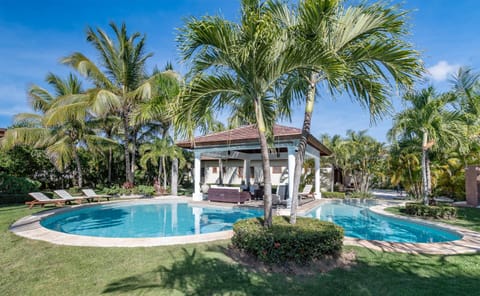 Beautiful Villa with Pool, Gym & Maid Villa in Punta Cana