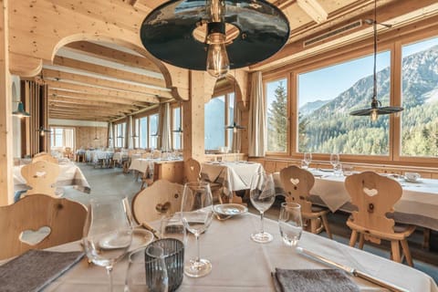 Hotel Alpensonne - Panoramazimmer & Restaurant Hotel in Arosa
