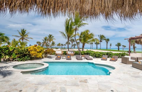 Patio, Pool view, Sea view, Swimming pool, Bath, sunbed