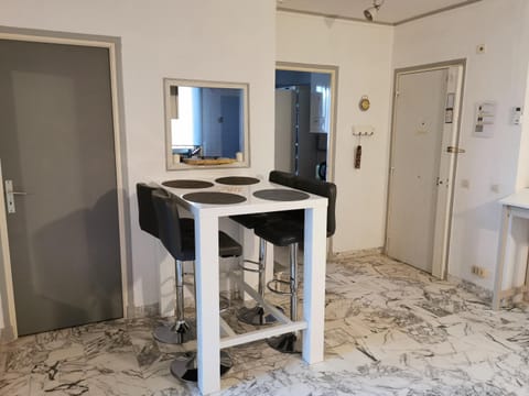 GOLFE JUAN 3P MER PARKING Apartment in Antibes