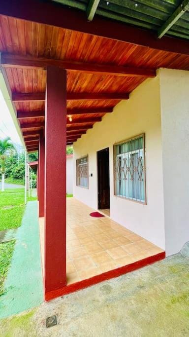 Beautiful Casa Aire near Lake Arenal in Nuevo Arenal - Casas Airelibre Bed and Breakfast in Nuevo Arenal