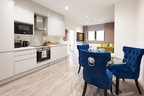 LuxuStay Serviced Apartments Condo in Milton Keynes