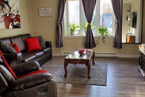 2-Bedroom Apartment Sweet #2 by Amazing Property Rentals Apartment in Gatineau