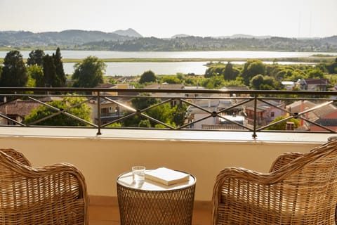 Old Town Luxury Suites 'Madame' Condo in Corfu