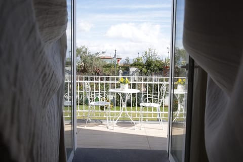 Balcony/Terrace, Garden view