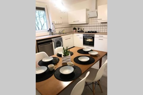 Dining area, dishwasher, minibar, pet friendly, stove, toaster, kitchen