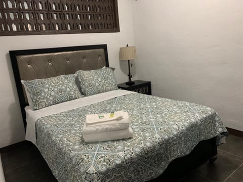 BEAUTIFUL 3 BEDROOM PRIVATE UNIT, FREE PARKING, FREE WIFI Condo in Guam