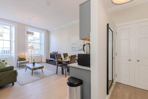 Dragon Suites - Edinburgh City Centre 2 Bed Apartment Apartment in Edinburgh