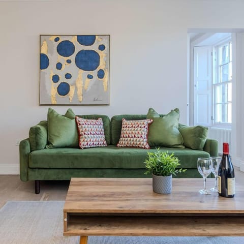 Dragon Suites - Edinburgh City Centre 2 Bed Apartment Apartment in Edinburgh