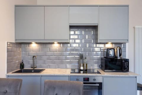 Dragon Suites - Edinburgh City Centre 2 Bed Apartment Apartment in Edinburgh