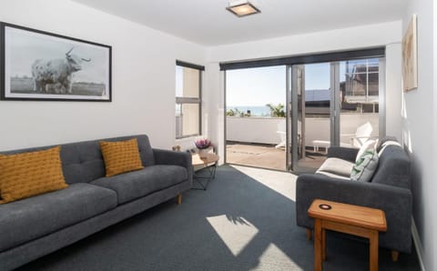 Hobson Hot Spot Stunning Seaviews Apartment in New Plymouth