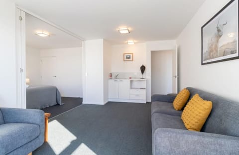 Hobson Hot Spot Stunning Seaviews Apartment in New Plymouth
