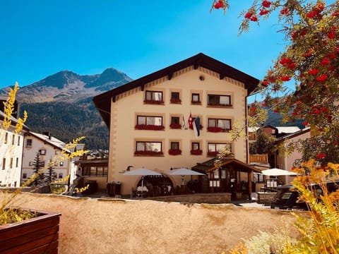 Property building, Day, Mountain view