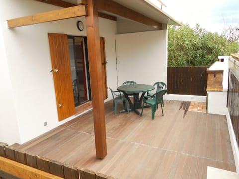 Patio, Facade/entrance, BBQ facilities, Balcony/Terrace