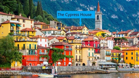 Restaurant/places to eat, Neighbourhood, Beach, Shopping Area, Location