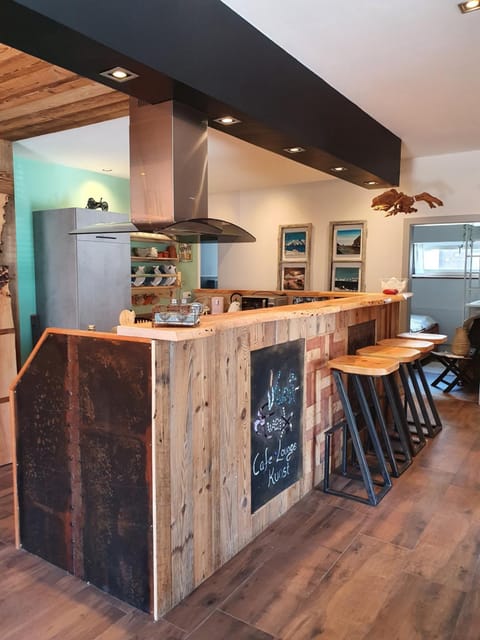 Kitchen or kitchenette, Kitchen or kitchenette