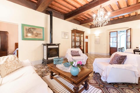 Living room, Seating area