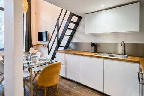 Bright 3-bedroom 2-bathroom flat. Apartment in Lille